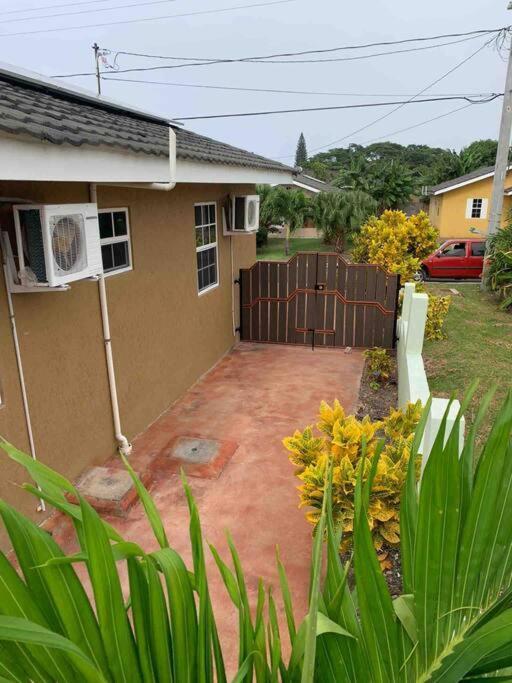 Bungalow Studio Wifi & Hot Water Apartment Mammee Bay Exterior photo